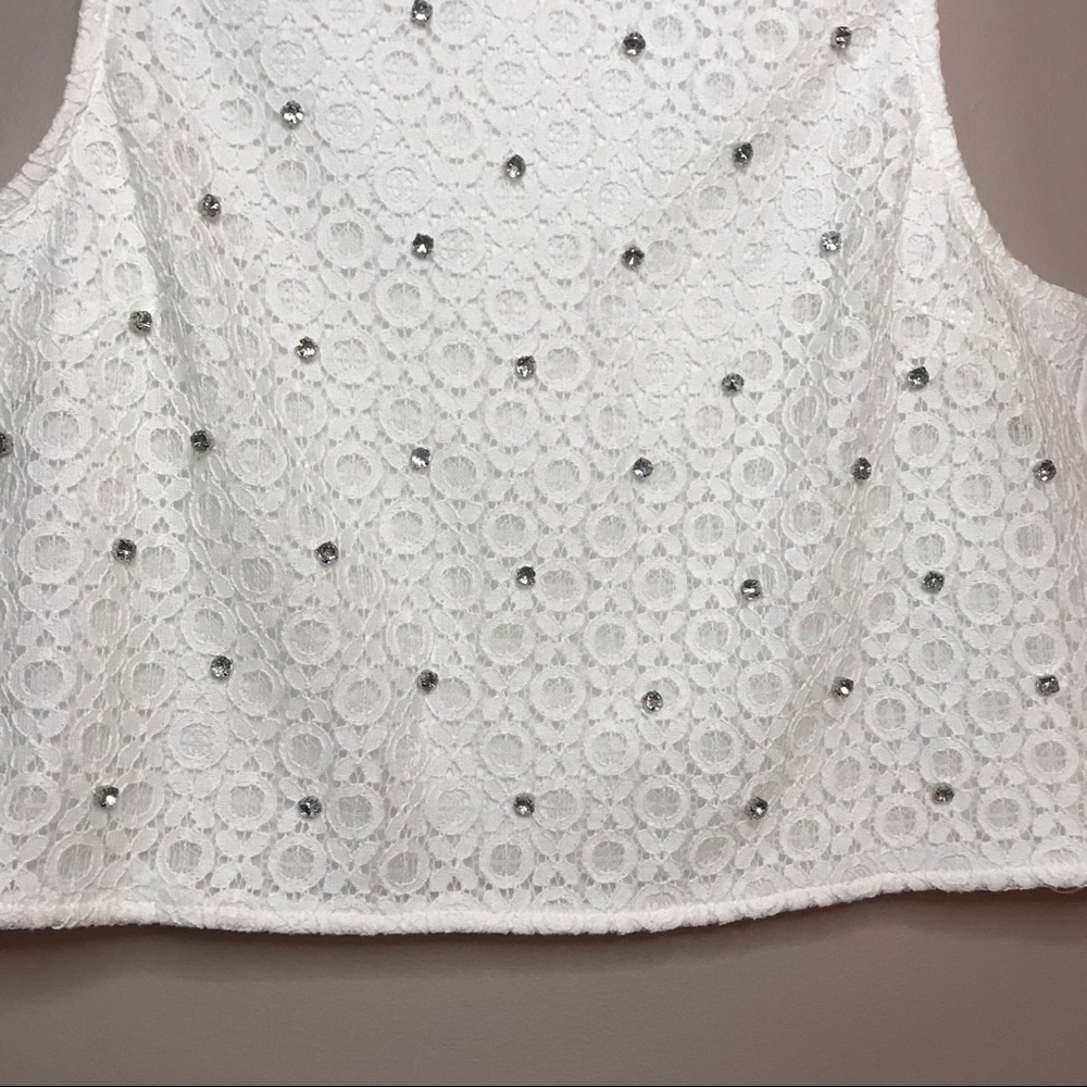 2/$25 NWT Lauren Conrad Embellished Lace Crop Top - Picture 7 of 7
